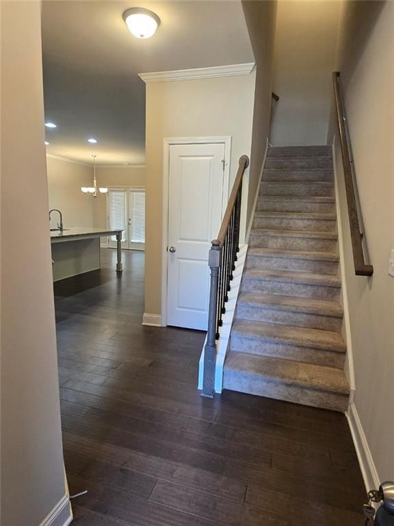 Building Photo - 305 Holdings Dr