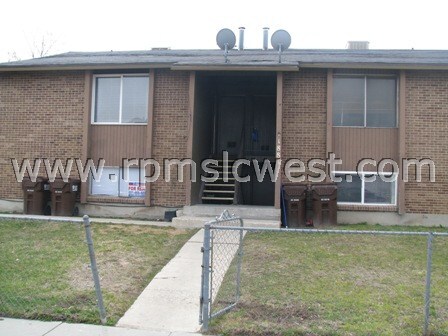 Primary Photo - 1881 W Lake Park Dr