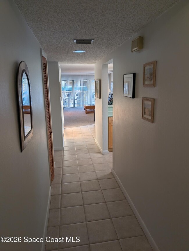 Foto del edificio - 8494 Ridgewood Ave