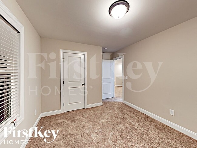 Building Photo - 5775 Sumter Ave