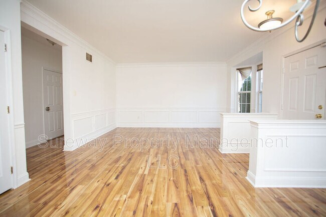 Foto del edificio - 12 Hathaway Ct