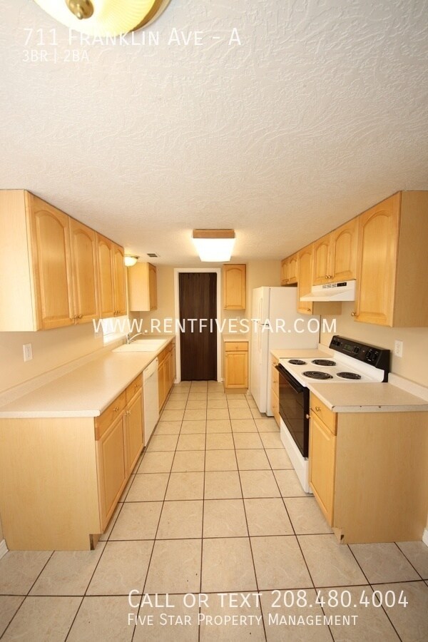 Foto del edificio - 711 Franklin Ave
