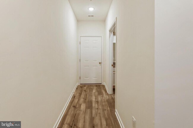 Foto del edificio - 228 Park Ln