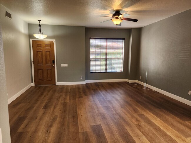 Foto del edificio - 7775 E Castle Valley Way