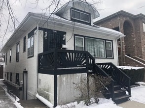 Building Photo - 3647 N Newland Ave