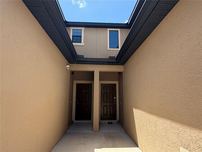 Foto del edificio - 2432 Seven Oaks Dr