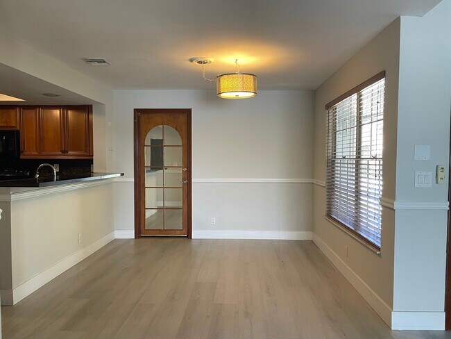 Foto del edificio - 5276 Buckhead Cir