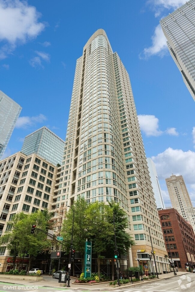 Building Photo - 345 N LaSalle St