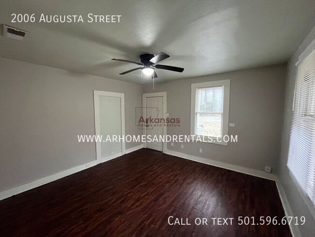 Building Photo - 2006 Augusta St