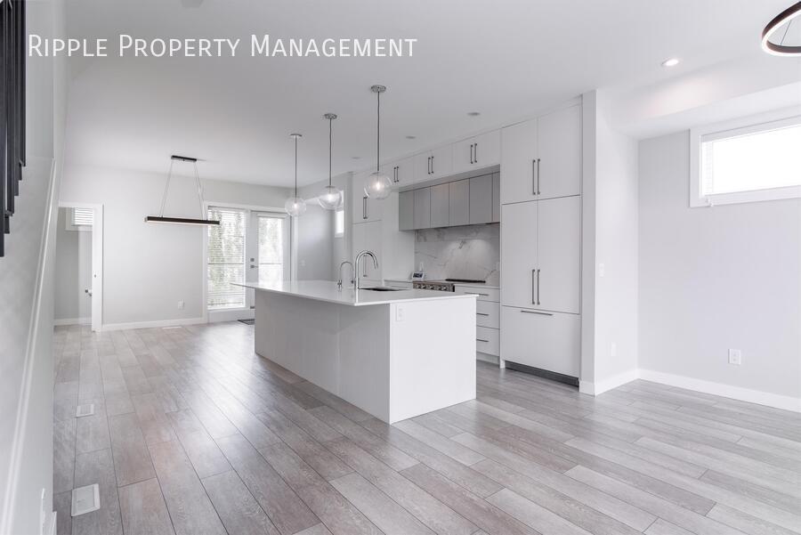 Primary Photo - Modern 3 Beds, 2.5 Baths TownHouse | Avail...