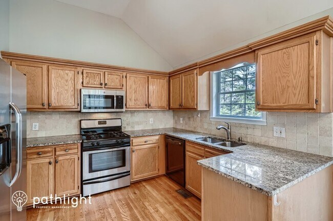 Building Photo - 125 Palm Lake Dr, Canton, GA, 30115