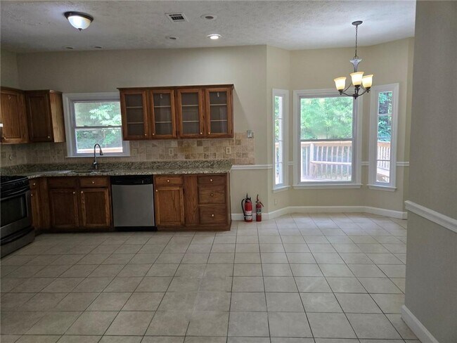Building Photo - 7161 Lone Oak Trce