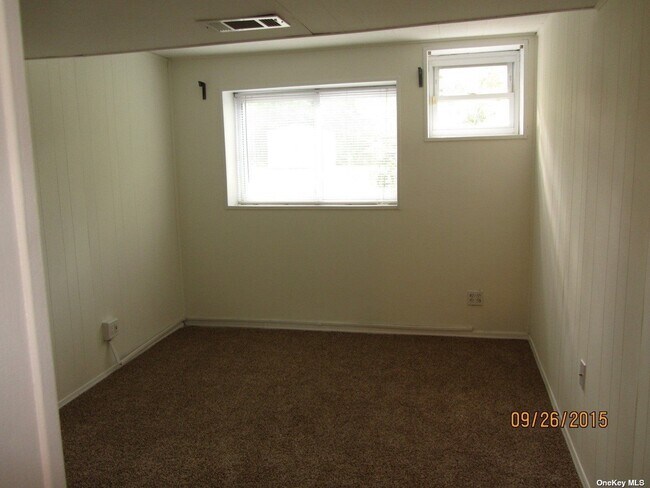 Building Photo - 20 McNulty St