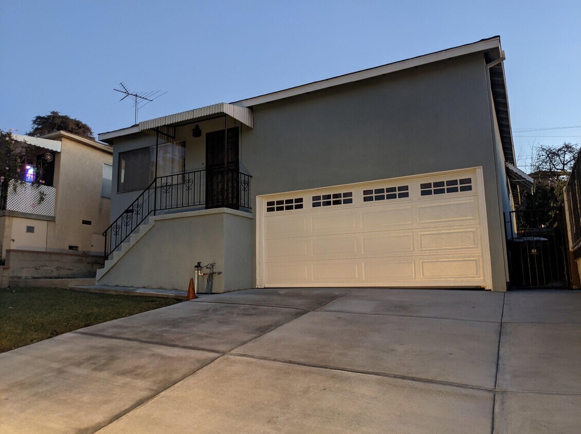 Primary Photo - 4552 Jade St
