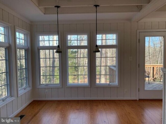 Foto del edificio - 16445 Maple Dr