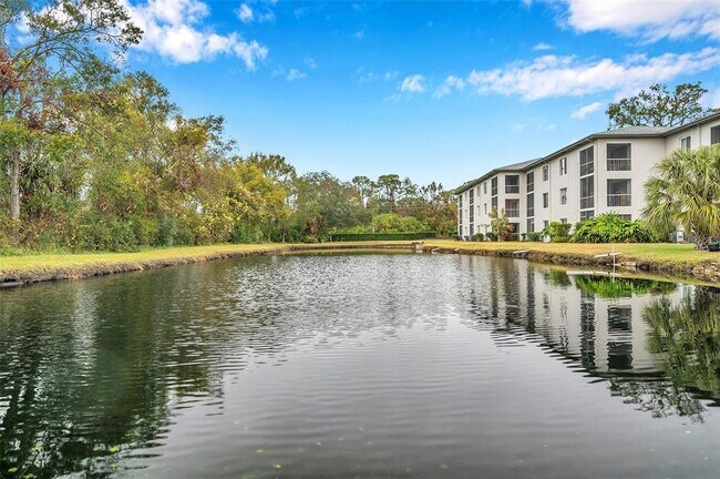 Foto del edificio - 2739 Enterprise Rd E