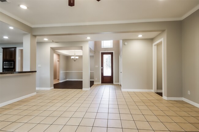 Building Photo - 13605 Falcon Ct