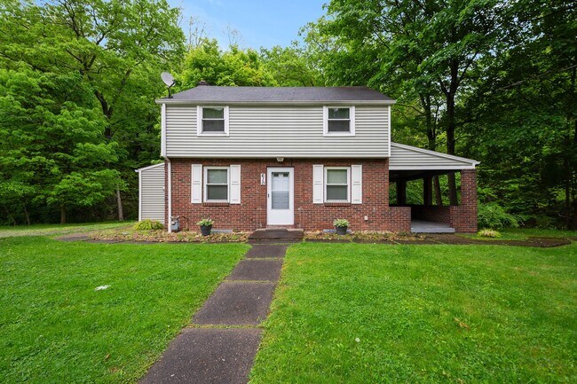 Foto del edificio - Stunning 3 bedroom home in Wilkins Township available June 15!
