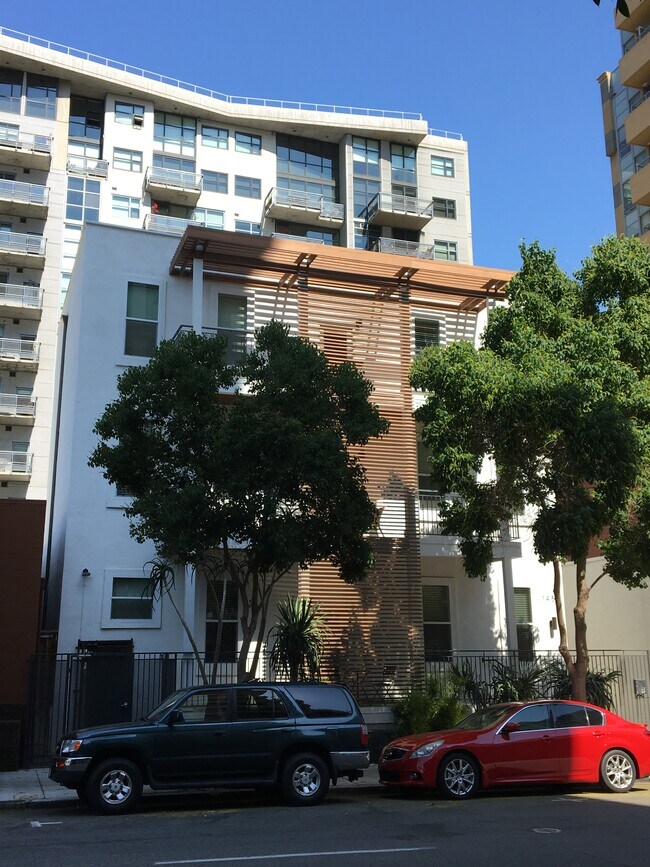 Building Photo - 1451 State St