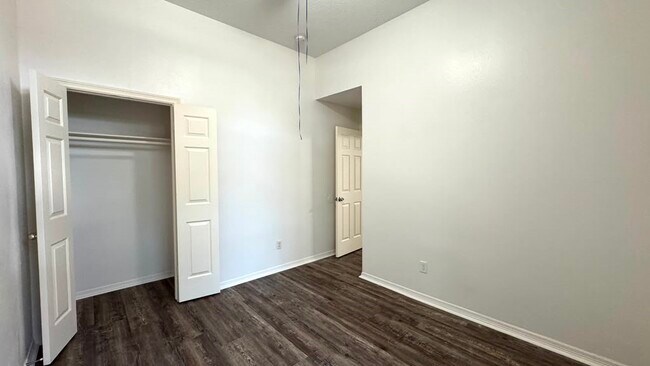 Foto del edificio - 6422 Diamond Rock Dr