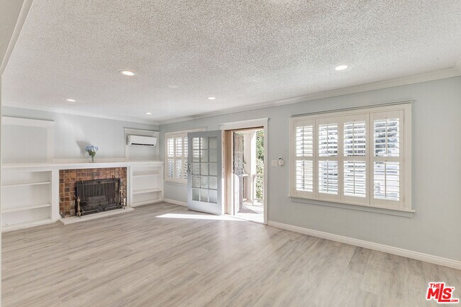 Building Photo - 801 N Orange Grove Blvd