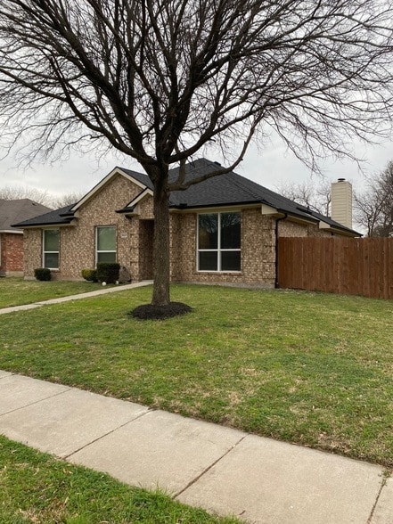 Foto del edificio - 1827 Lake Travis Dr