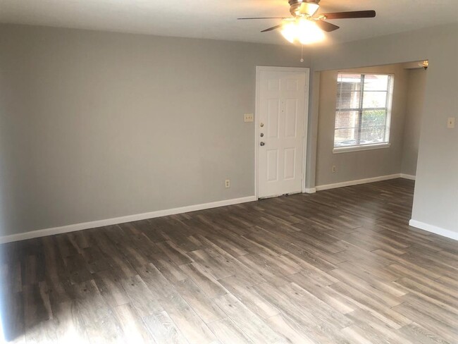 Building Photo - 1811 Briarcreek Blvd