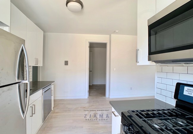 Foto del edificio - 220 E 23rd St