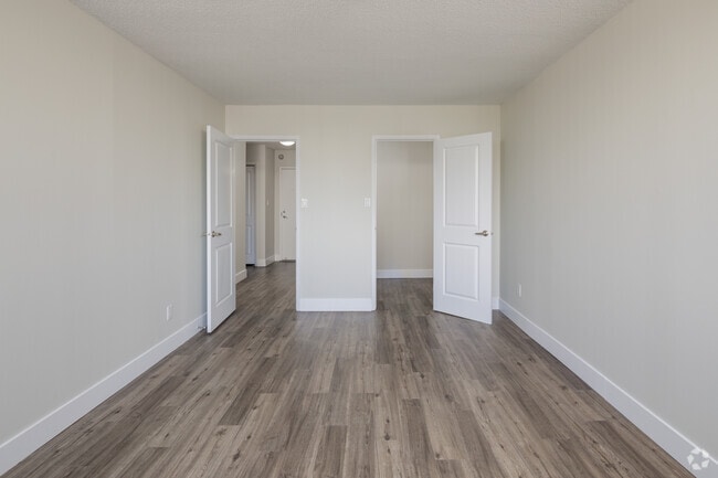 Interior Photo - Lougheed Village - Willow Lake