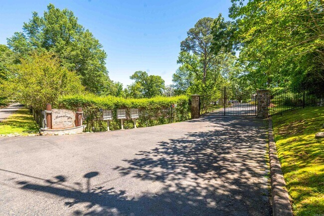 Building Photo - 250 Grand Isle Dr