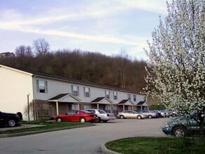 Building Photo - 108 Briarview Dr