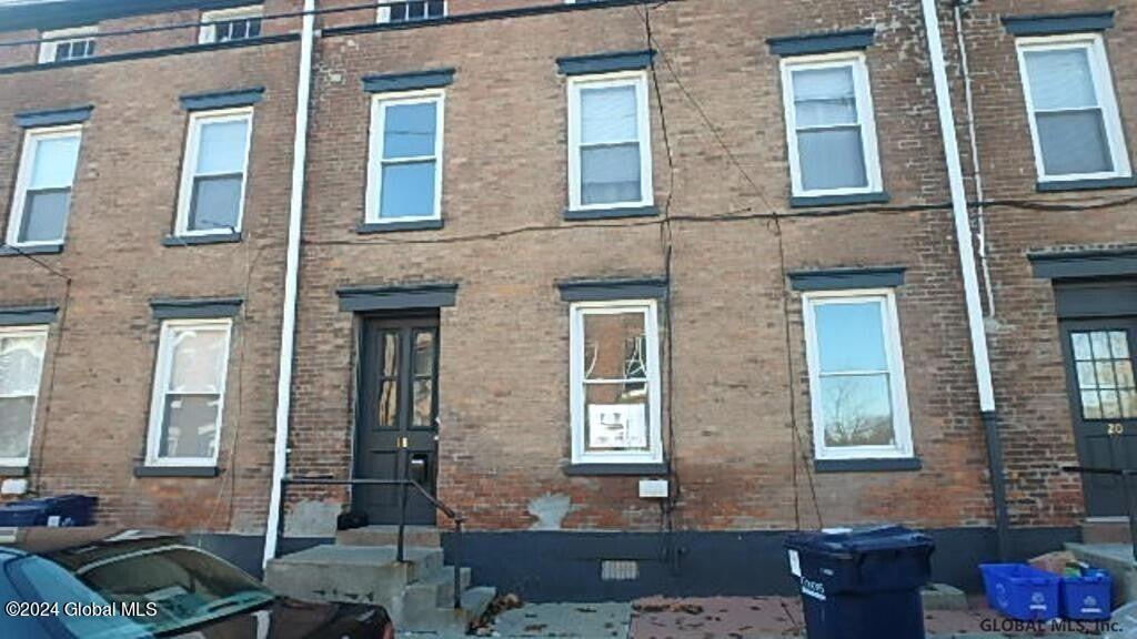 Primary Photo - 20 Cataract St