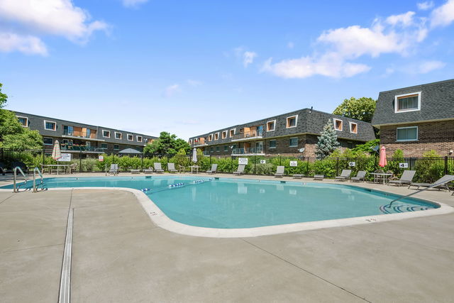 Foto del edificio - 3219 W Parkway Dr