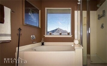 Building Photo - 2923 Loganberry Park Ln