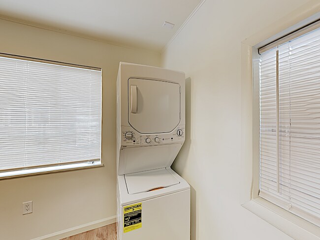 Foto del edificio - 2065 15th Ave