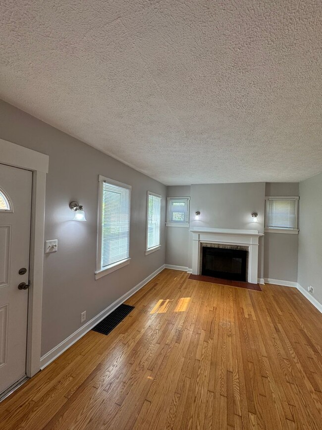 Foto del edificio - Warren Twp - 3 BR home