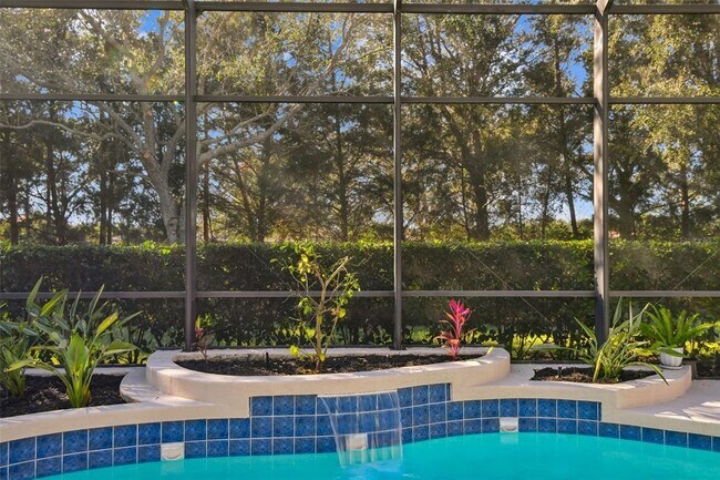 Foto del edificio - 7328 Lake Forest Gln