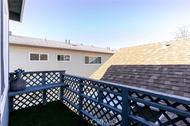 Building Photo - 630 E Cedar Ave