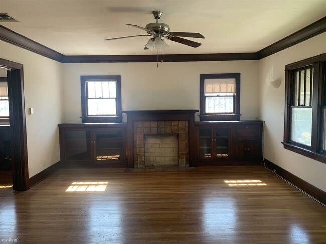 Building Photo - 1402 N Formosa Ave