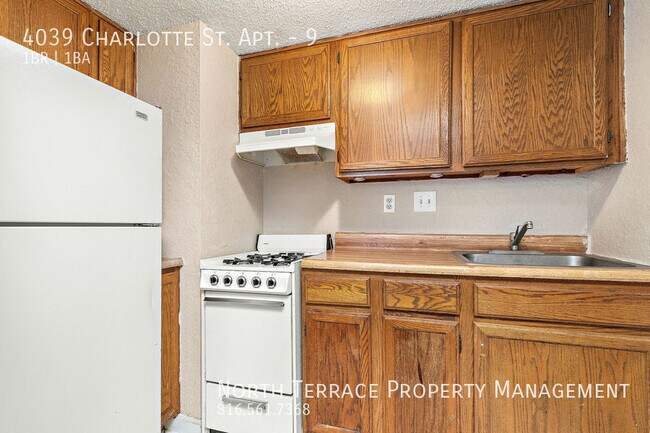 Building Photo - Charming 1BR in Hyde Park