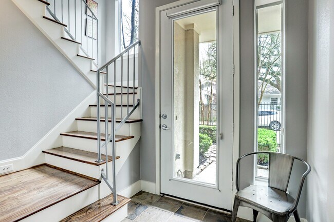 Foto del edificio - 4906 Mt Vernon St