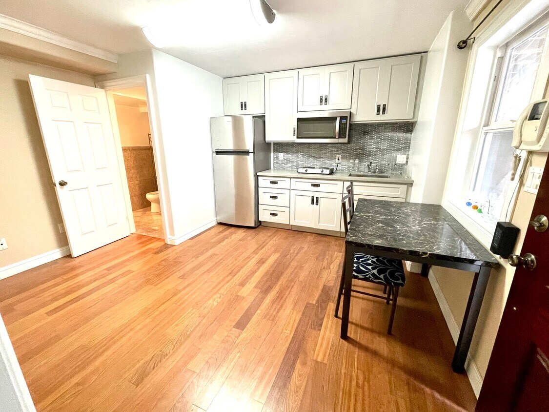 Primary Photo - 1281 25th Ave