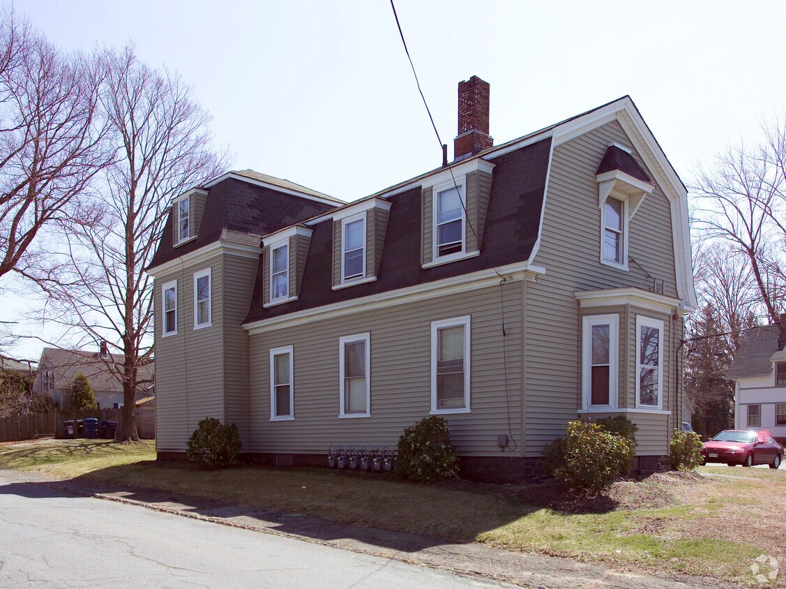 Side View - 221 Bay St