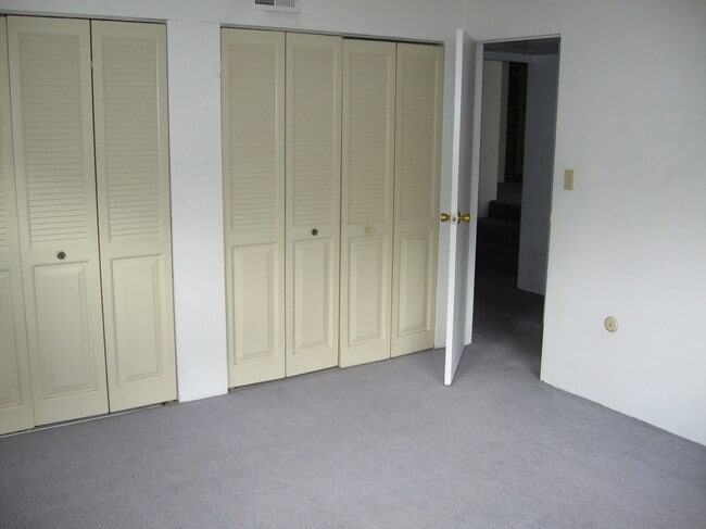 Building Photo - Park Avenue Apartments