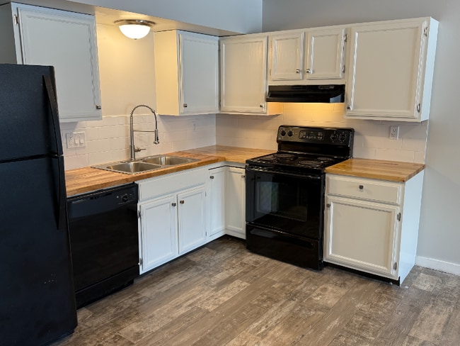 Foto del edificio - 2 Cambridge Lane