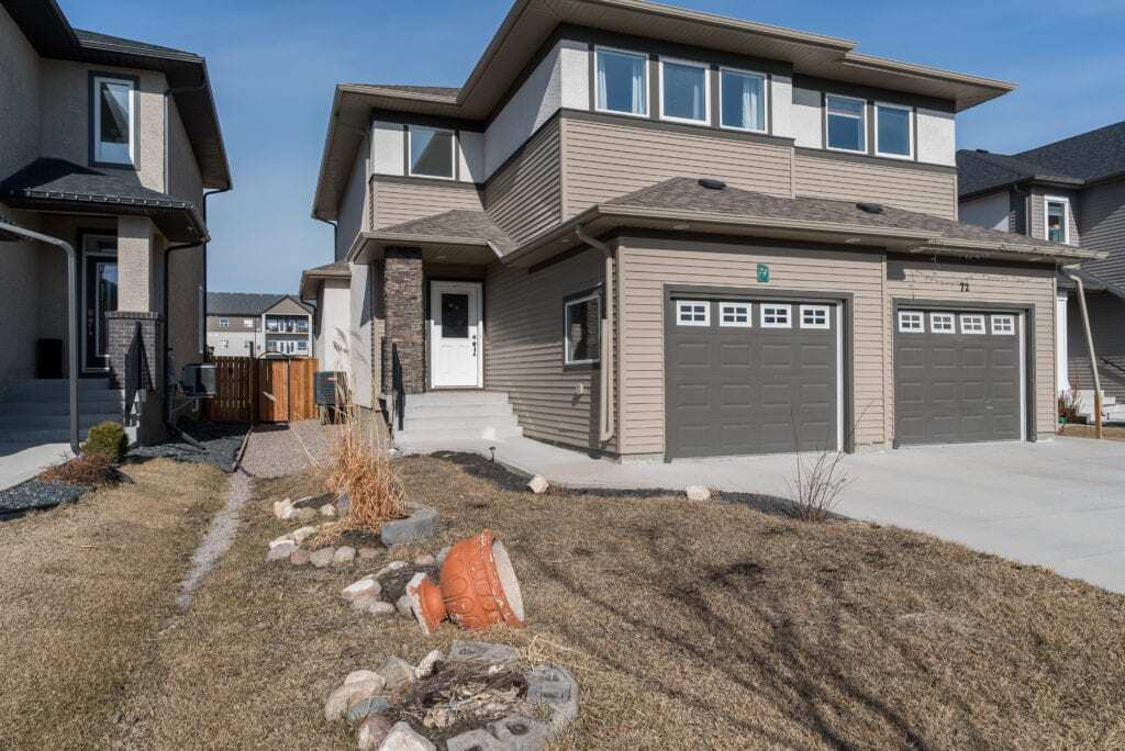 Primary Photo - 74 Larry Vickar Dr E