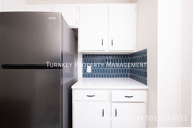 Building Photo - 615 Sherman St