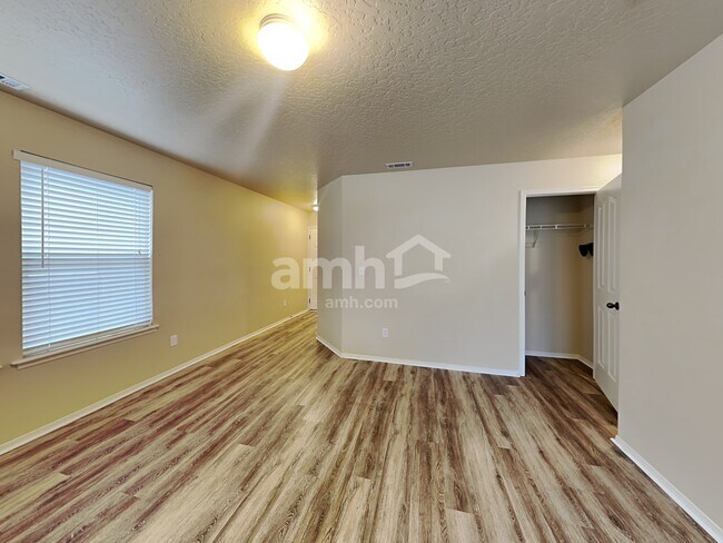 Foto del edificio - 9417 W Hearthside Dr