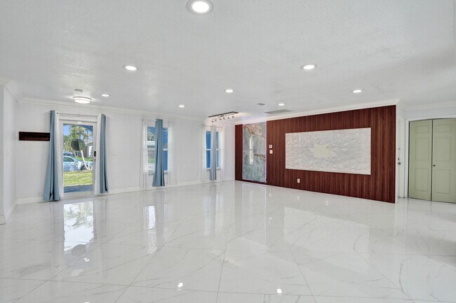Foto del edificio - 855 NW 80th Terrace