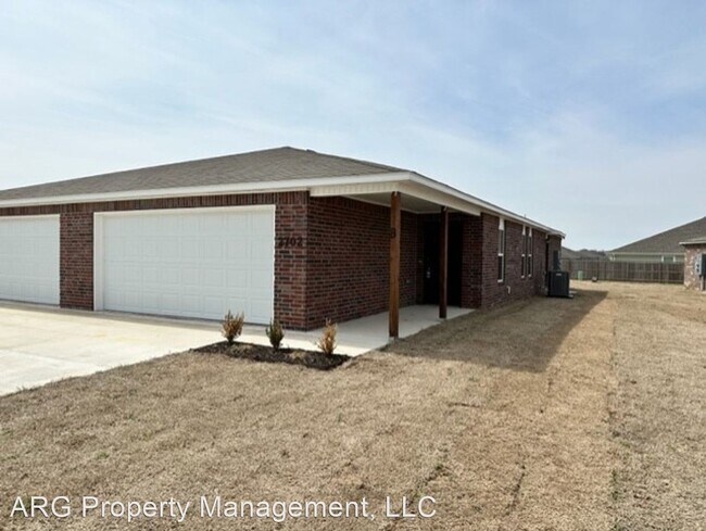 Building Photo - 3 br, 2 bath House - 2702B N Sidney Street